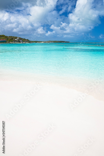 Long Bay, Antigua © IndustryAndTravel