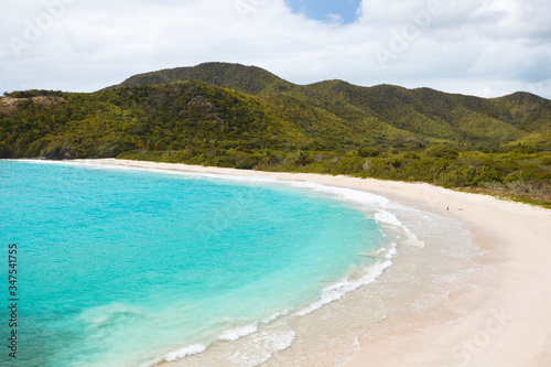 Rendezvous Bay, Antigua © IndustryAndTravel