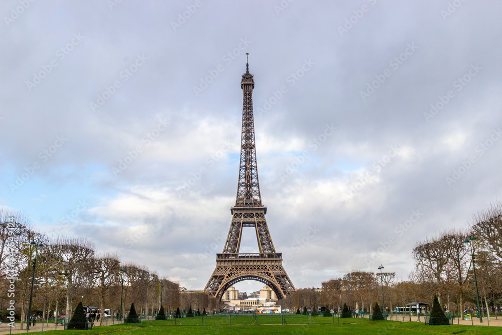 Travel a Paris in France