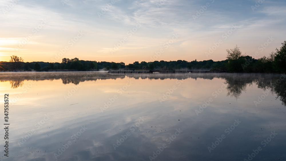 Fototapeta premium sunrise over the lake
