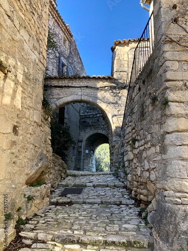 Fototapeta Naklejka Na Ścianę i Meble -  Charmant village de Provence
Le Crestet - Vaucluse