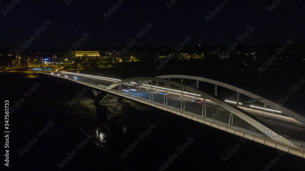Obraz premium luminated bridge