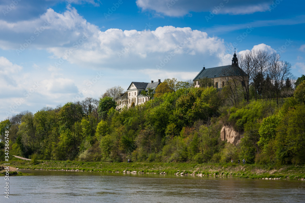 Zamek nad rzeką 