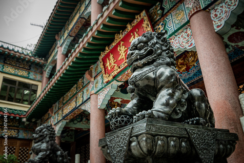 Принти на полотні Dragon stands sentinel at Western Monastery, Hong Kong