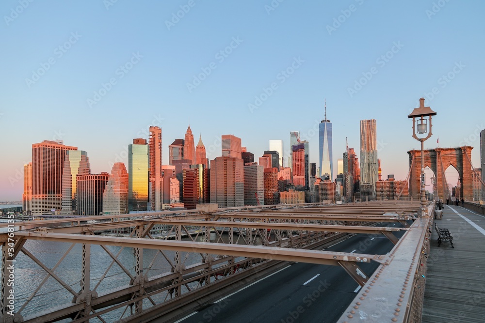 Fototapeta premium manhattan skyline at sunset