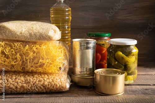 Warehouse with oil, canned food, cereals and pasta.