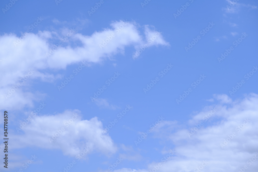 口を開けた龍のような形をした雲 口を開けた龍のような形をした雲