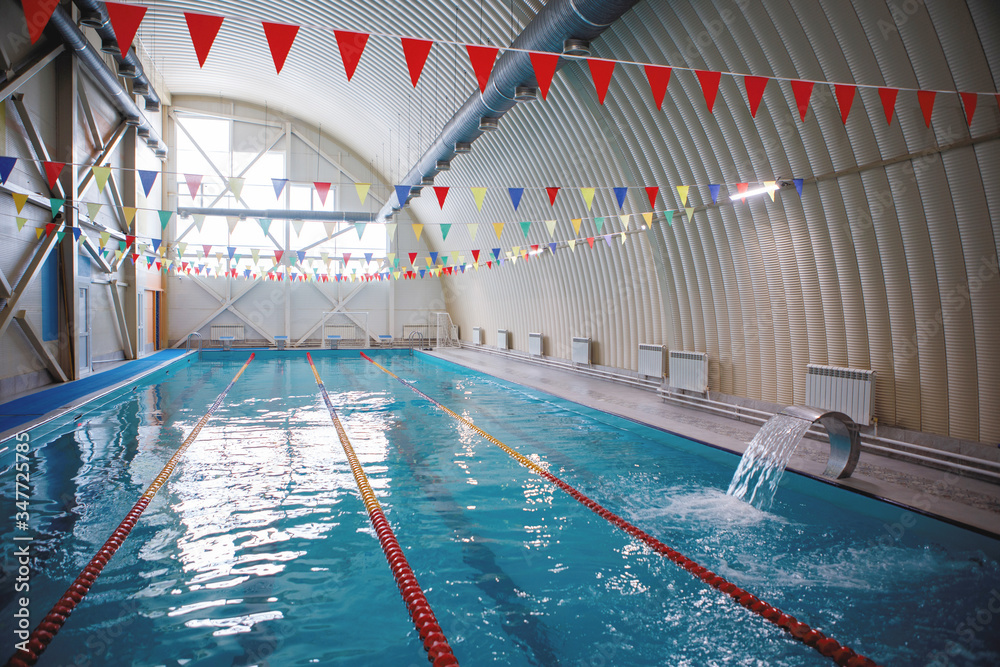 Obraz premium Swimming lanes in the sports pool.