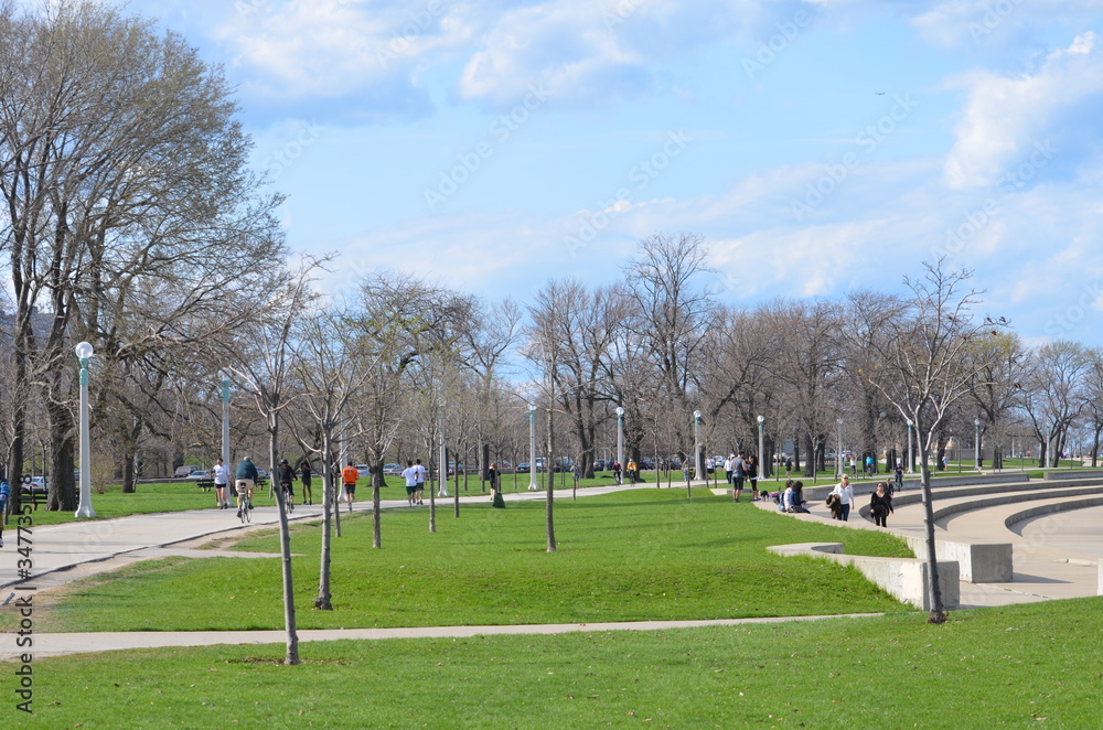 Obraz premium golf course in the city - Michigan lake Walkway - Chicago
