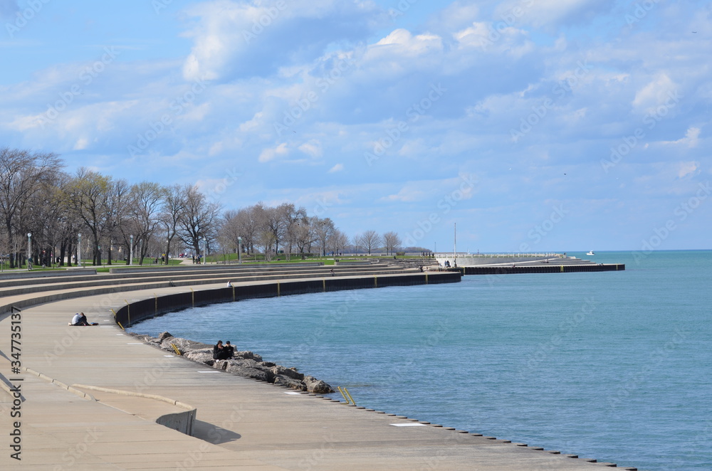 road to the river - Michigan  lake Walkway - Chicago