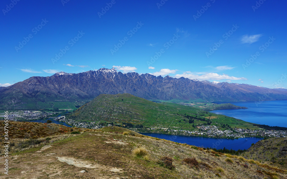 Lake and mountains of Queenstown