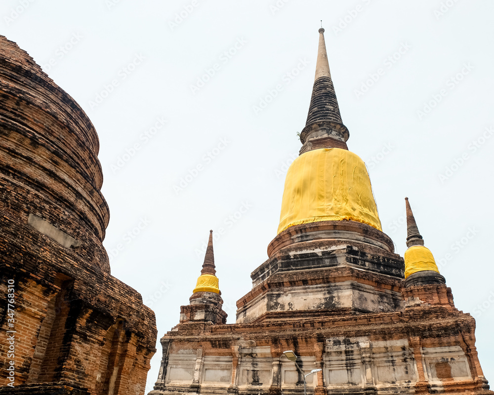 Fototapeta premium AYUTTHAYA, THAILAND many Tourists from around the world MUST visit went come to Thailand, Ayutthaya is old Thailand grand palace and famous sightseeing place, world heritage of Thailand 
