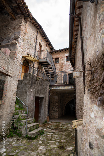 Fototapeta Naklejka Na Ścianę i Meble -  IN THE SERRA VALLEYthe town of Poarzano