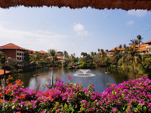 The central water body with its natural setting offers a romantic gateway to the newly weds