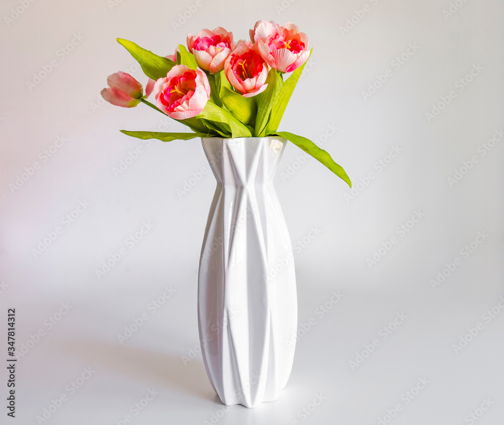 Kwiaty wazon bukiet tulipany kobieta prezent - obrazy, fototapety, plakaty 