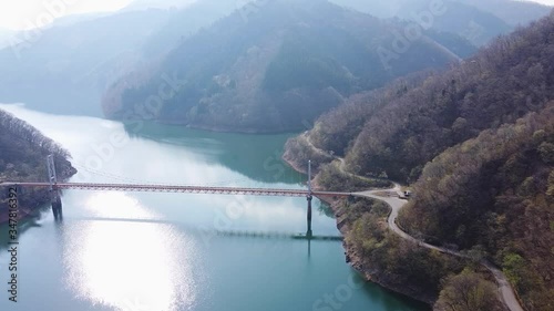 Wallpaper Mural 福井県にある九頭竜湖にかかる箱ケ瀬橋。 Torontodigital.ca