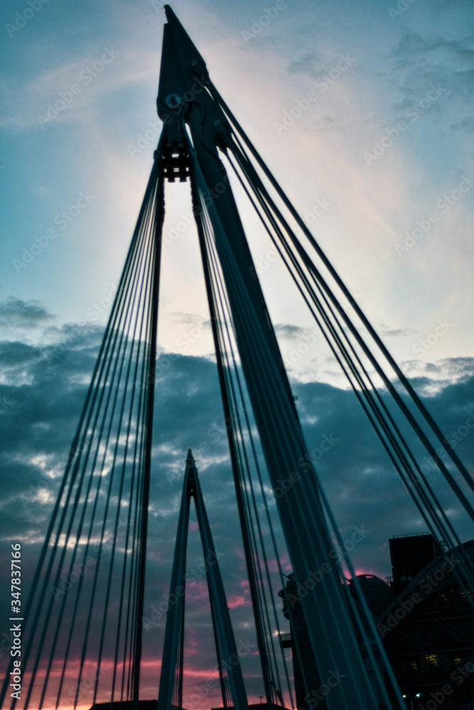 Obraz premium bridge over the river