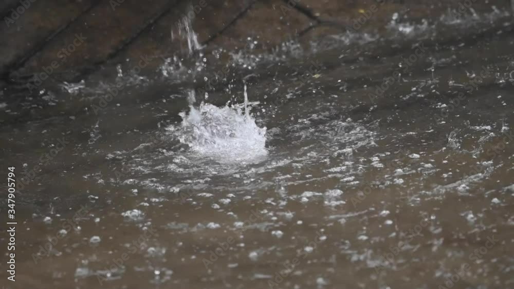 Heavy rainwater in summer, water movement Heavy rainwater in summer, water movement