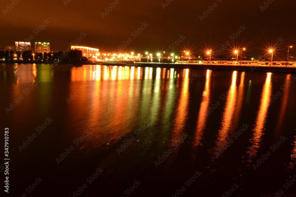 night city waterfront water reflection beautiful