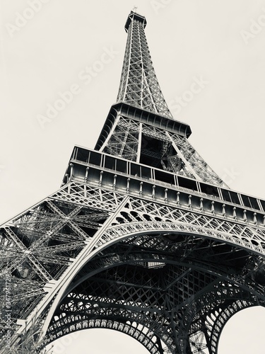 eiffel tower paris france © Mrugesh
