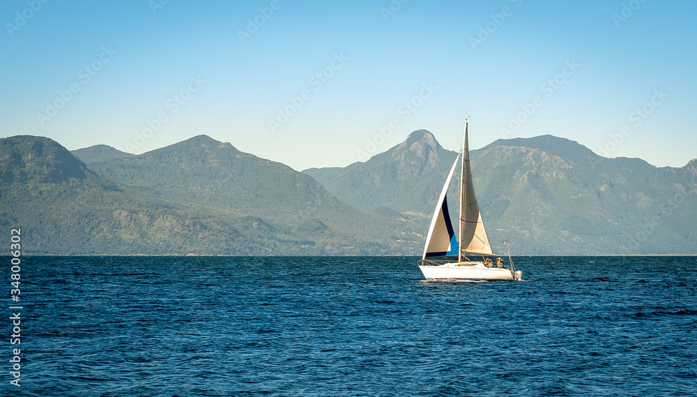Fototapeta premium sailboat on the lake