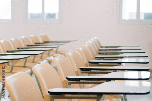 Empty seat lecture study room © treepon