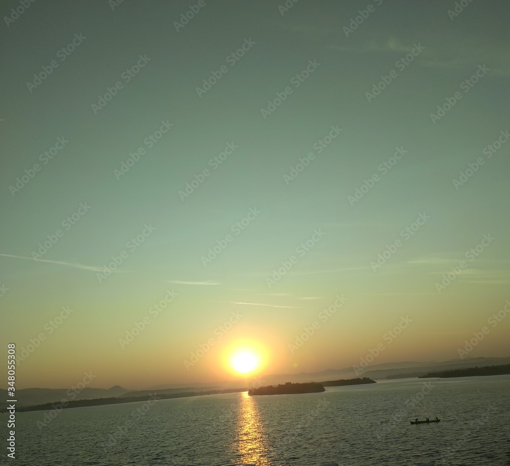 Fototapeta premium sunset over the sea