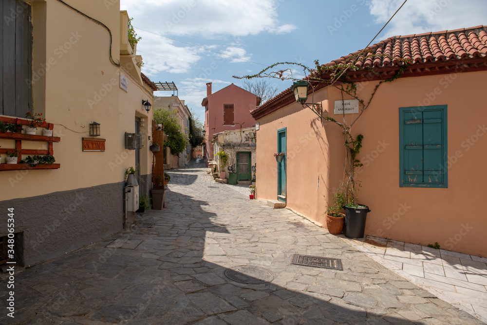 Fototapeta premium narrow street in the old town Athens