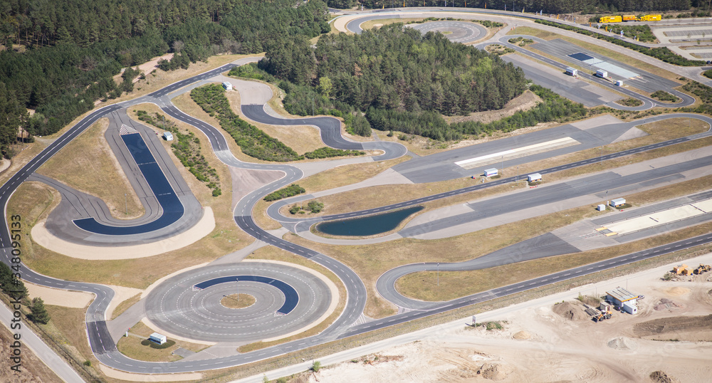 Naklejka premium Driving safety training area with various practice routes - aerial view
