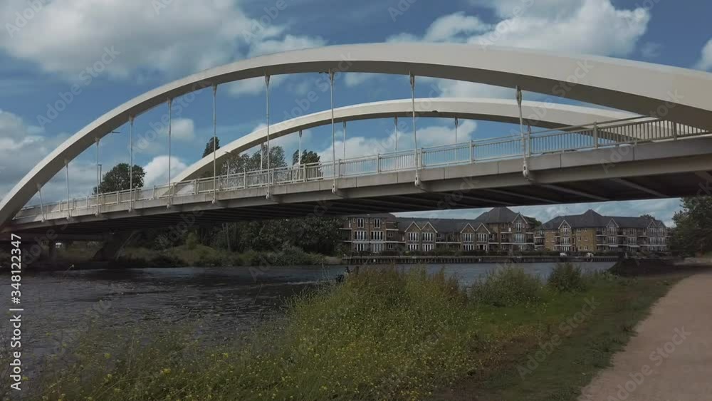 Bridge Across The River Thames With Boat Sailing Bridge Across The River Thames With Boat Sailing