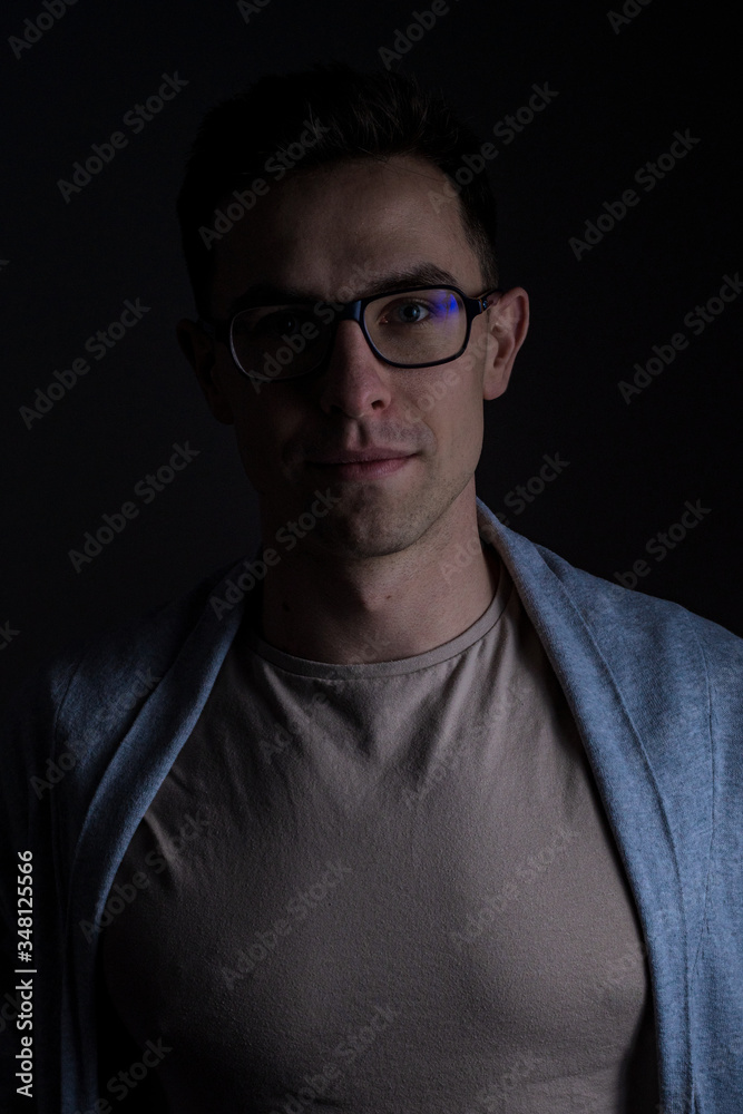 Fototapeta premium Portret męski okulary