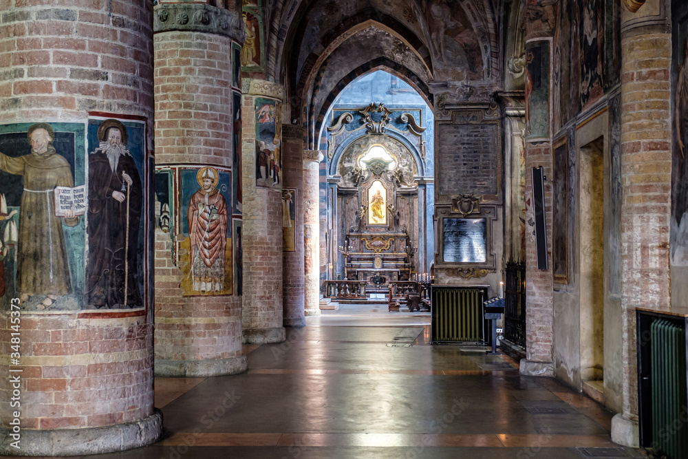 Lodi, interno chiesa San Francesco Lodi, interno chiesa San Francesco