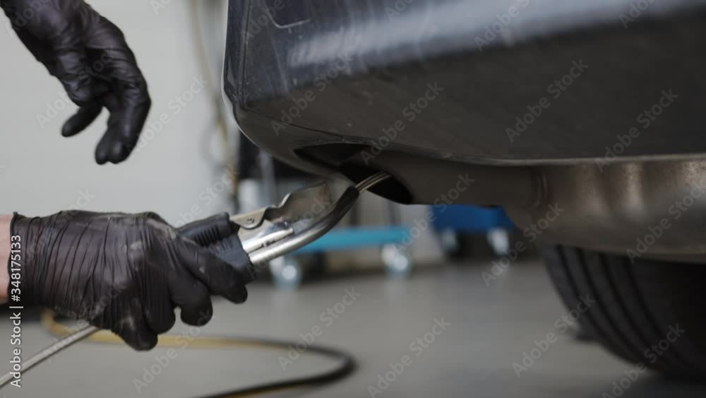 Vehicle control station emissions test