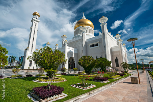 The Sultan Omar Ali Saifuddien Mosque Mosque in Bandar Seri Begawan, Brunei photo