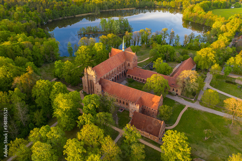 Bild auf Leinwand Altes Kloster Chorin in Brandenburg zum Sonnenuntergang