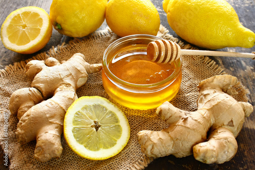 Immunity enhancing products: honey, lemon, ginger