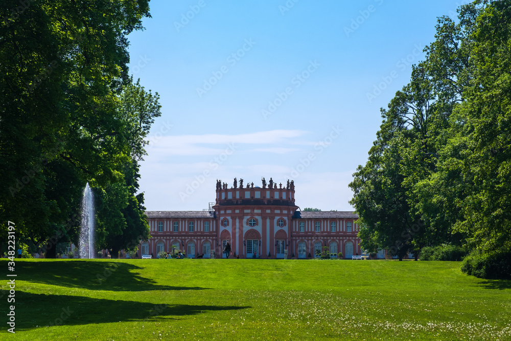 Blick auf das Schloss in Wiesbaden-Biebrich/Deutschland