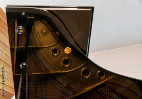 Grand Piano - Reflection in the lid
