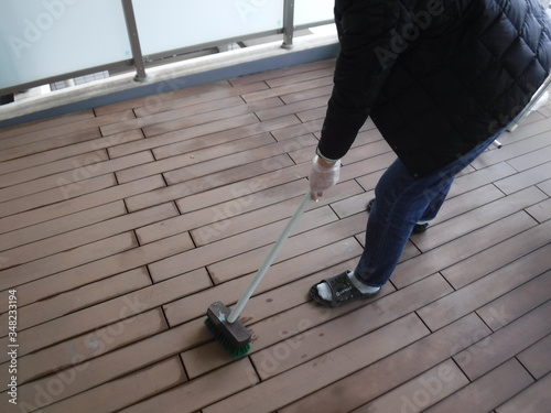 Cleaning the balcony　～バルコニーの掃除 photo