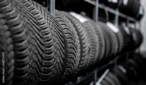 Obraz na płótnie tire tread - vulcanization service - summer / winter w salonie