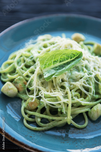 Green Pasta with scallop an...