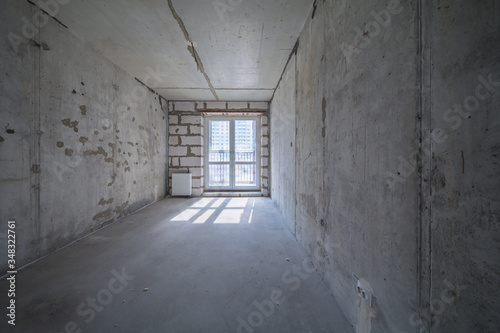 building interior empty room ready for renovation © Olga Sapegina