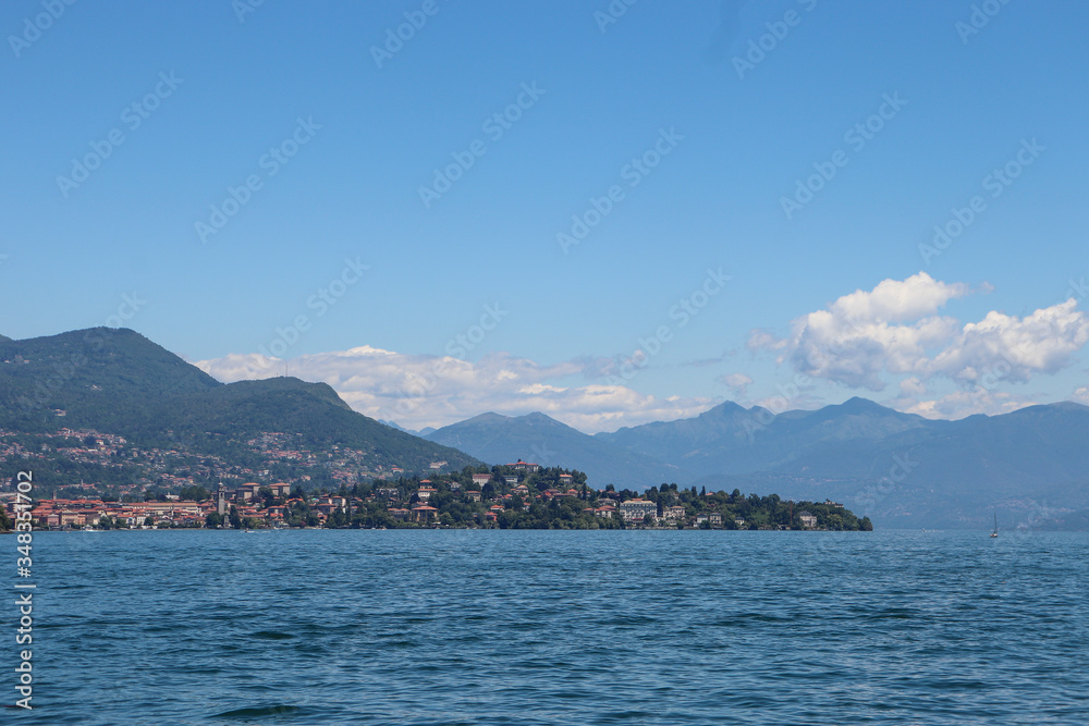 Italie - Piémont - Verbania et la jonction des 2 bras du Lac Majeur