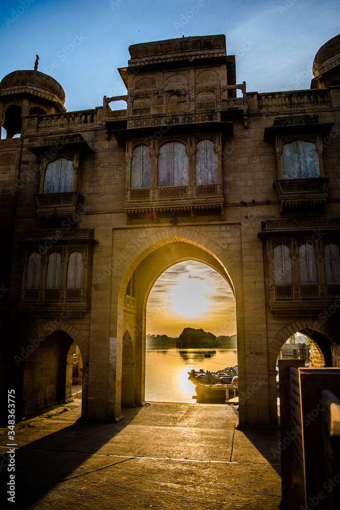 Fototapeta premium Gadsisar Sagar Lake in Jaisalmer Rajasthan, Sunrise at Gadsisar Sagar Lake 