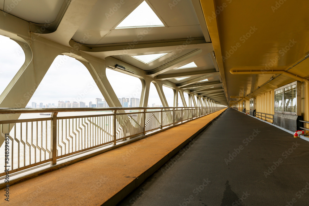 Bridge, pedestrians and non-motorized vehicle lanes Bridge, pedestrians and non-motorized vehicle lanes