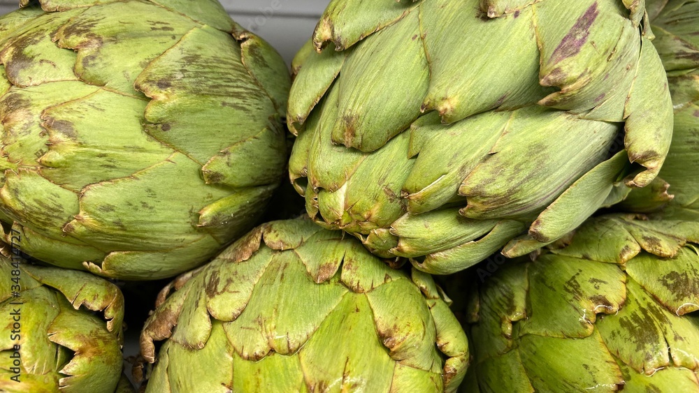 Fototapeta premium Farmers Market artichokes