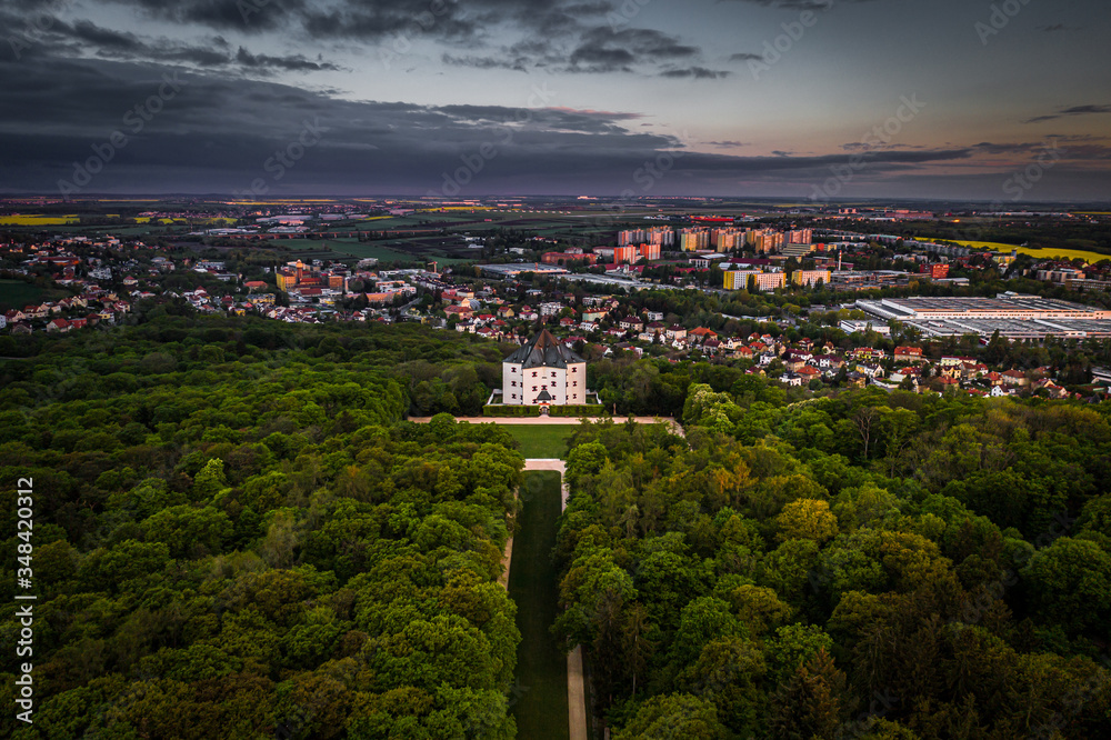 Φωτογραφία Letohradek Hvezda (Star Villa) is a Renaissance villa situated in a game reserve of the same name in Liboc, Prague 7 km west of Prague city centre