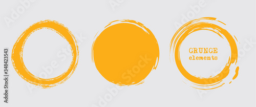 Set of grunge vector round and circle. Grunge background.