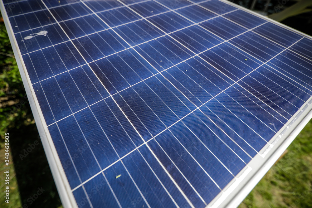 Obraz premium Details with dirty and used solar panels.