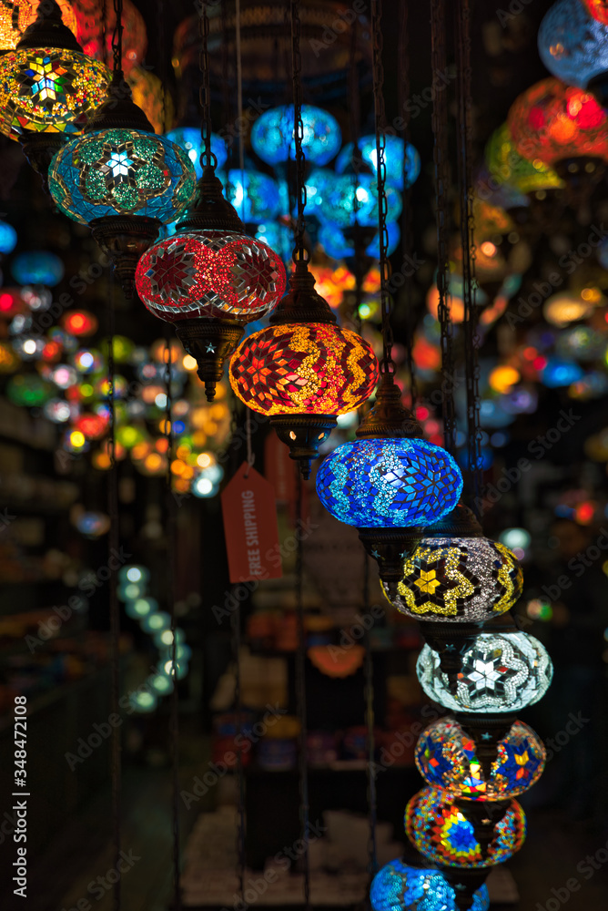 Camden Market The Stables. Tienda de lámparas marroquí o turca en Londres, Inglaterra.
